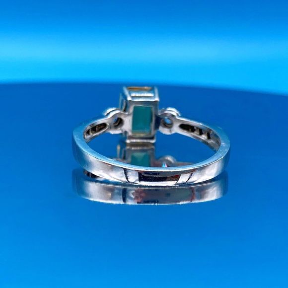 Solid Sterling Silver Vintage Emerald Cut Citrine Ring - Picture 4 of 7
